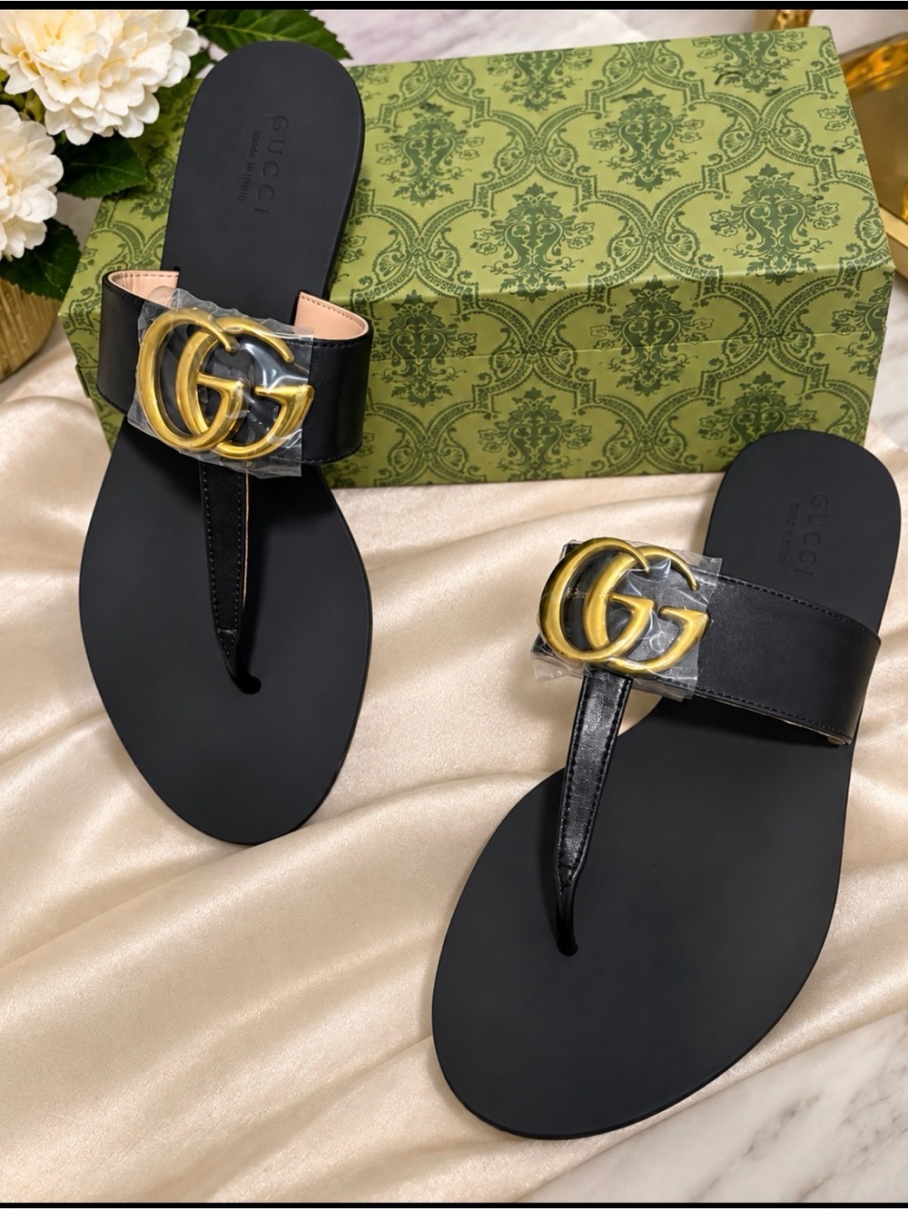 Gucci Black Leather Thong Sandals with Gold GG Hardware